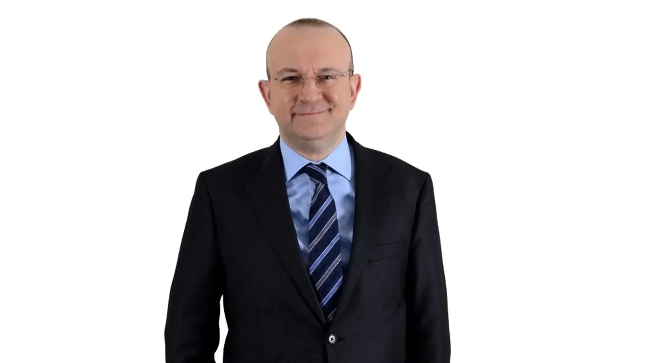 Turgay Hasdiker kimdir