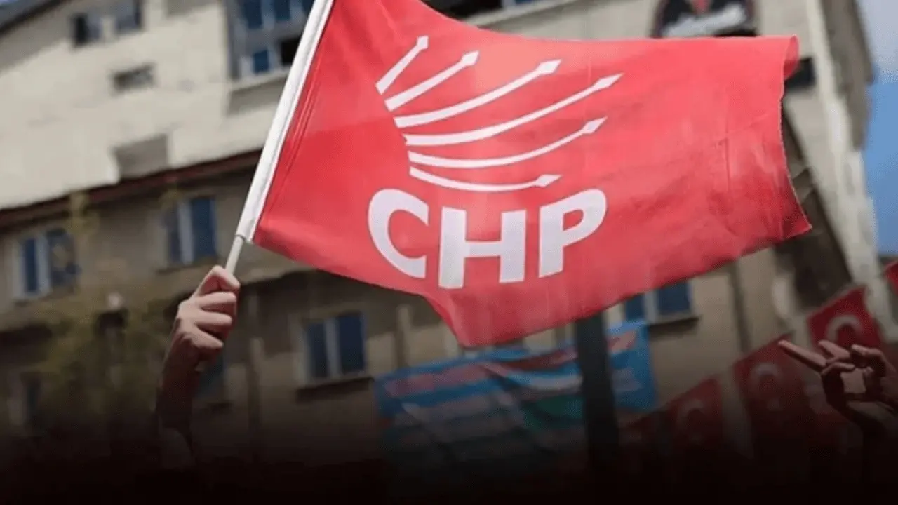 CHP’li Aksu Belediyesi’nde 3 Başkan Yardımcısı Görevinden İstifa Etti