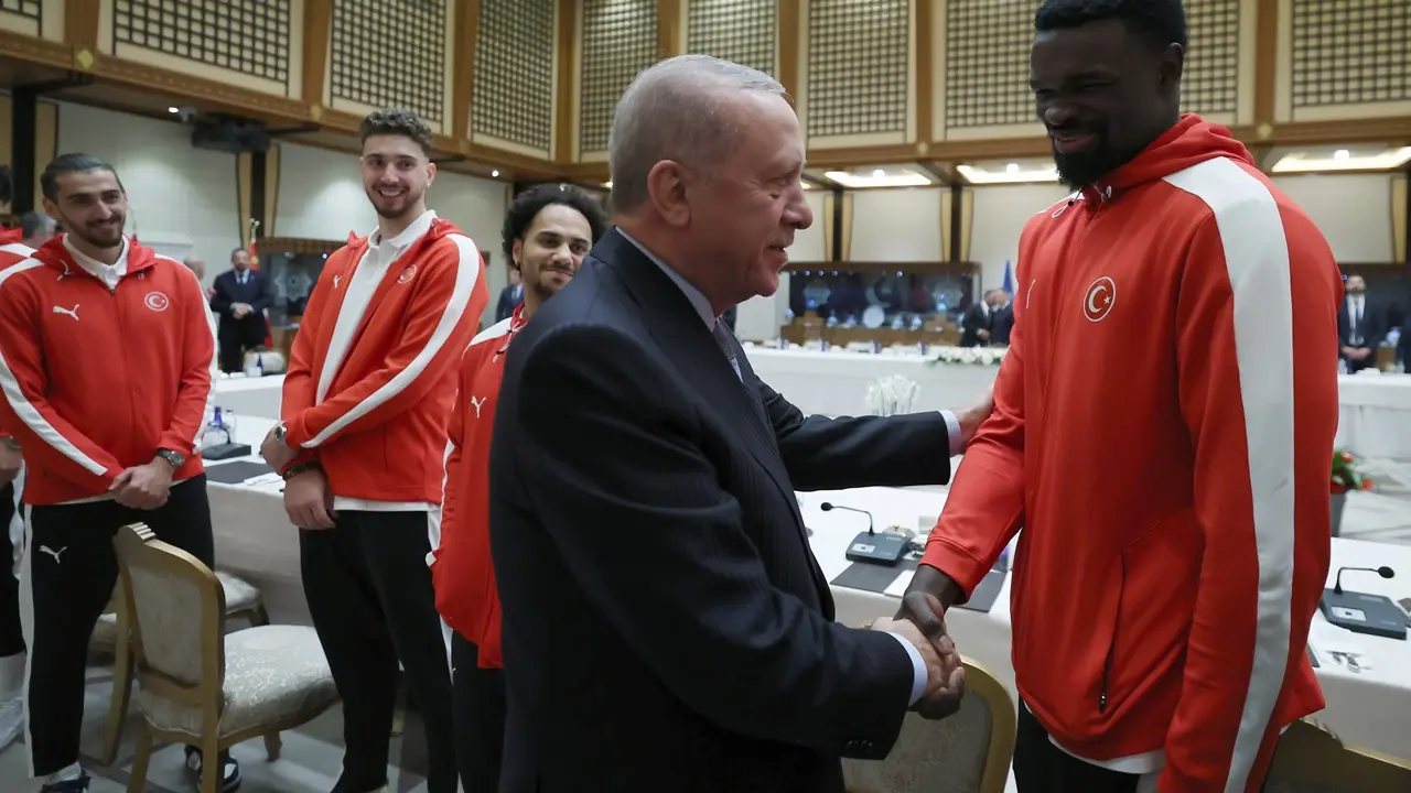 Erdoğan ile Adem Bona Arasında Gülümseten Diyalog