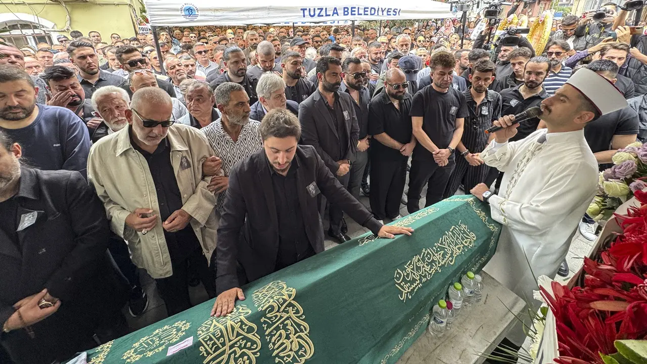 Güllü Gözyaşlarıyla Uğurlandı