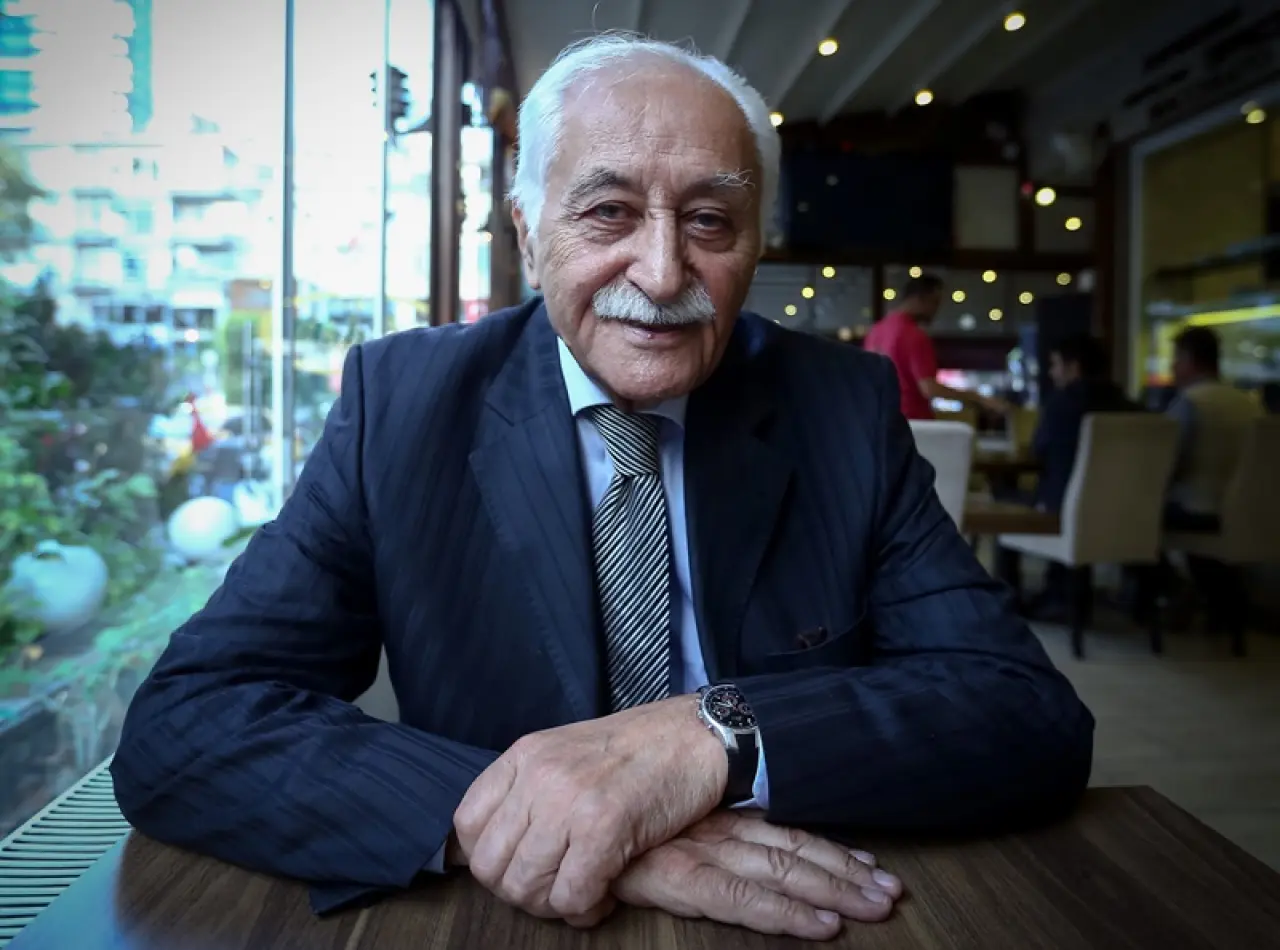  Yavuz Bülent Bâkiler