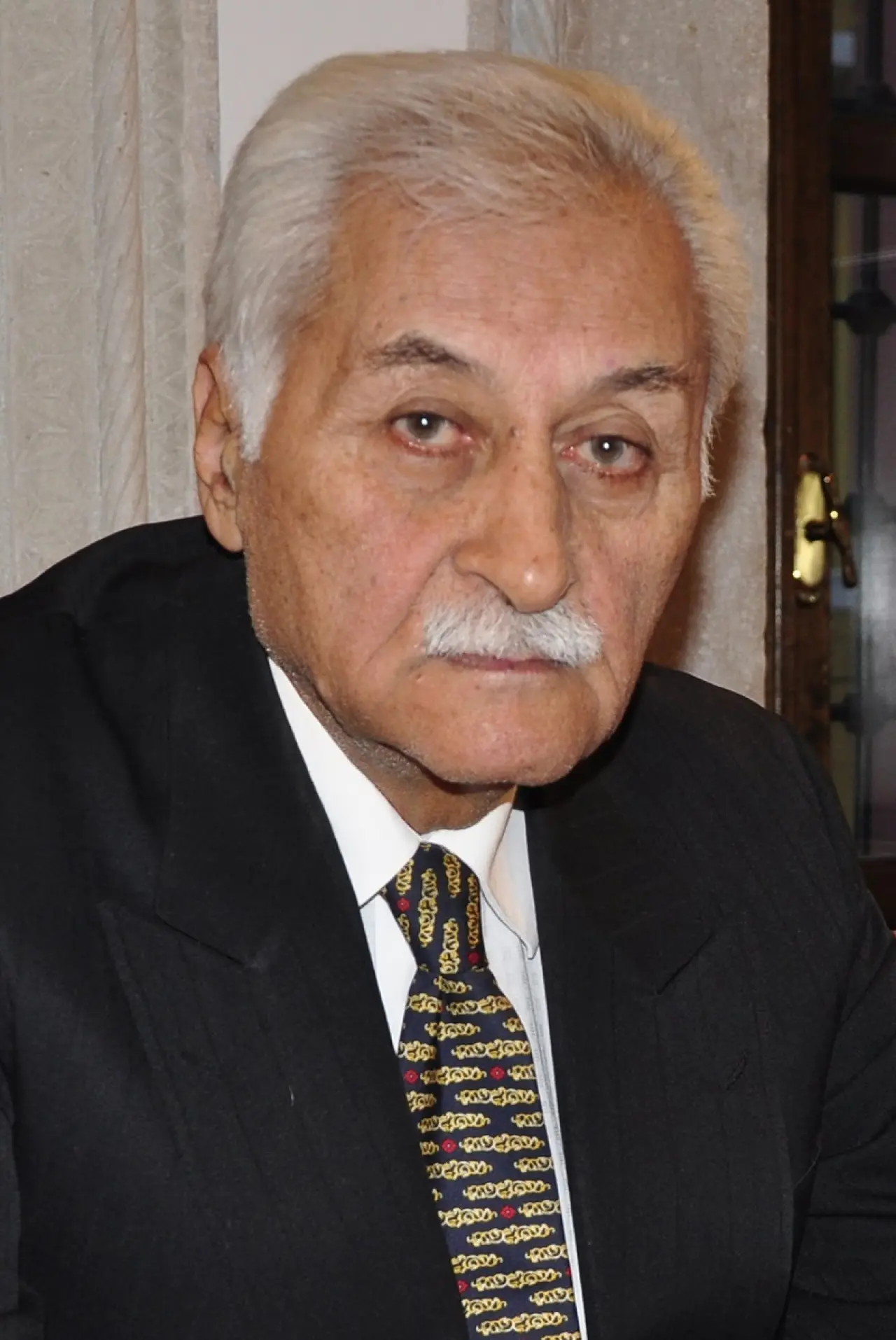  Yavuz Bülent Bâkiler