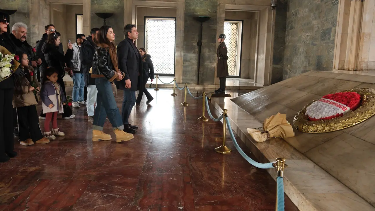 ÇATLI Filminin Ekibi Anıtkabir’i Ziyaret Etti