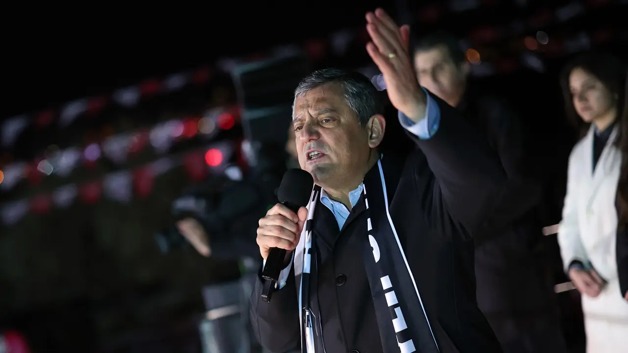 özgür özel beşiktaş mitingi