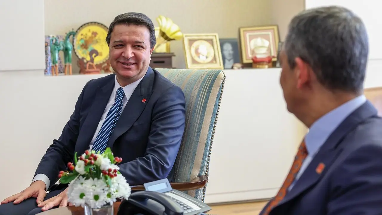 Saadet Partisi Genel Başkanı Mahmut Arıkan Özgür Özel’i Ziyaret Etti