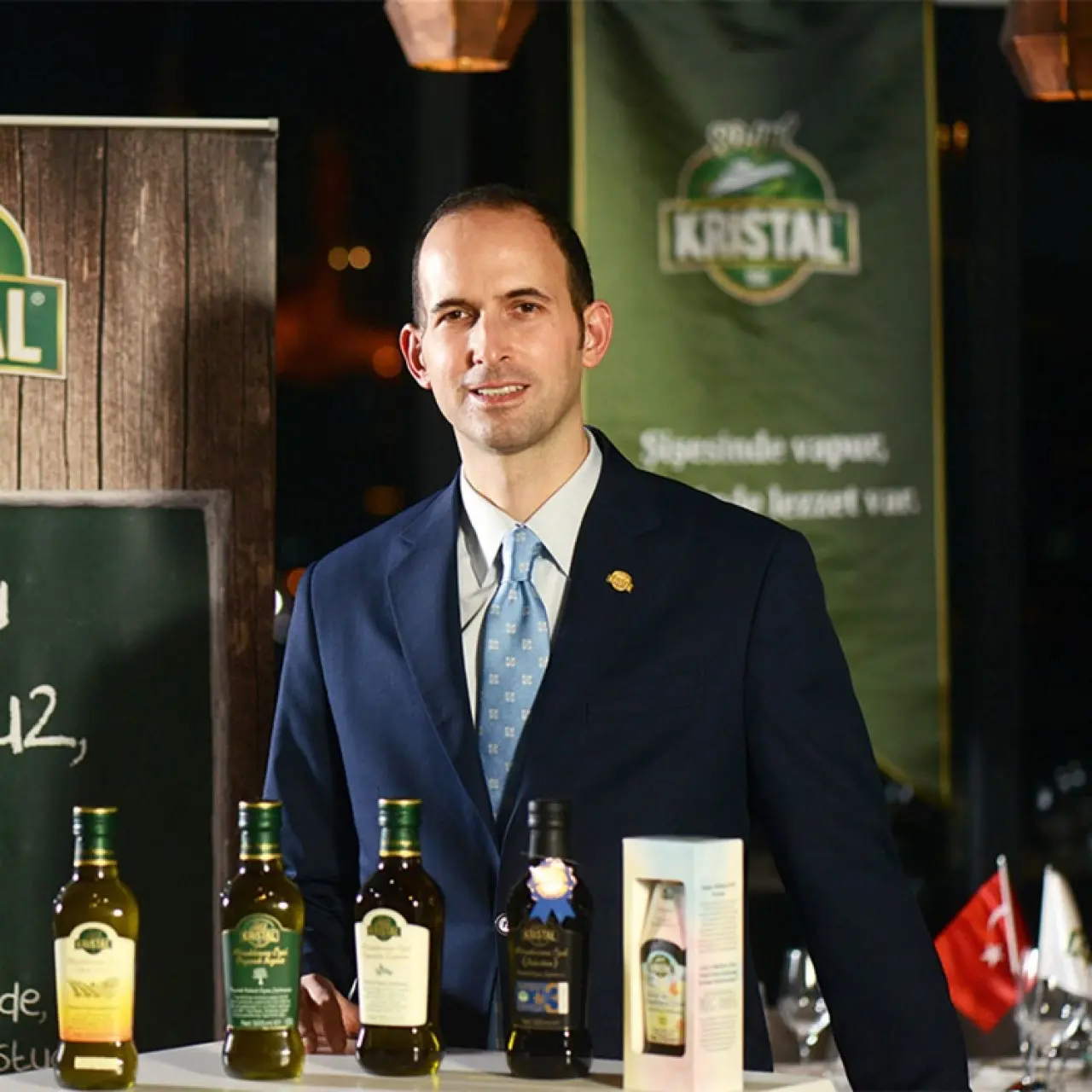 Christopher Dologh kimdir