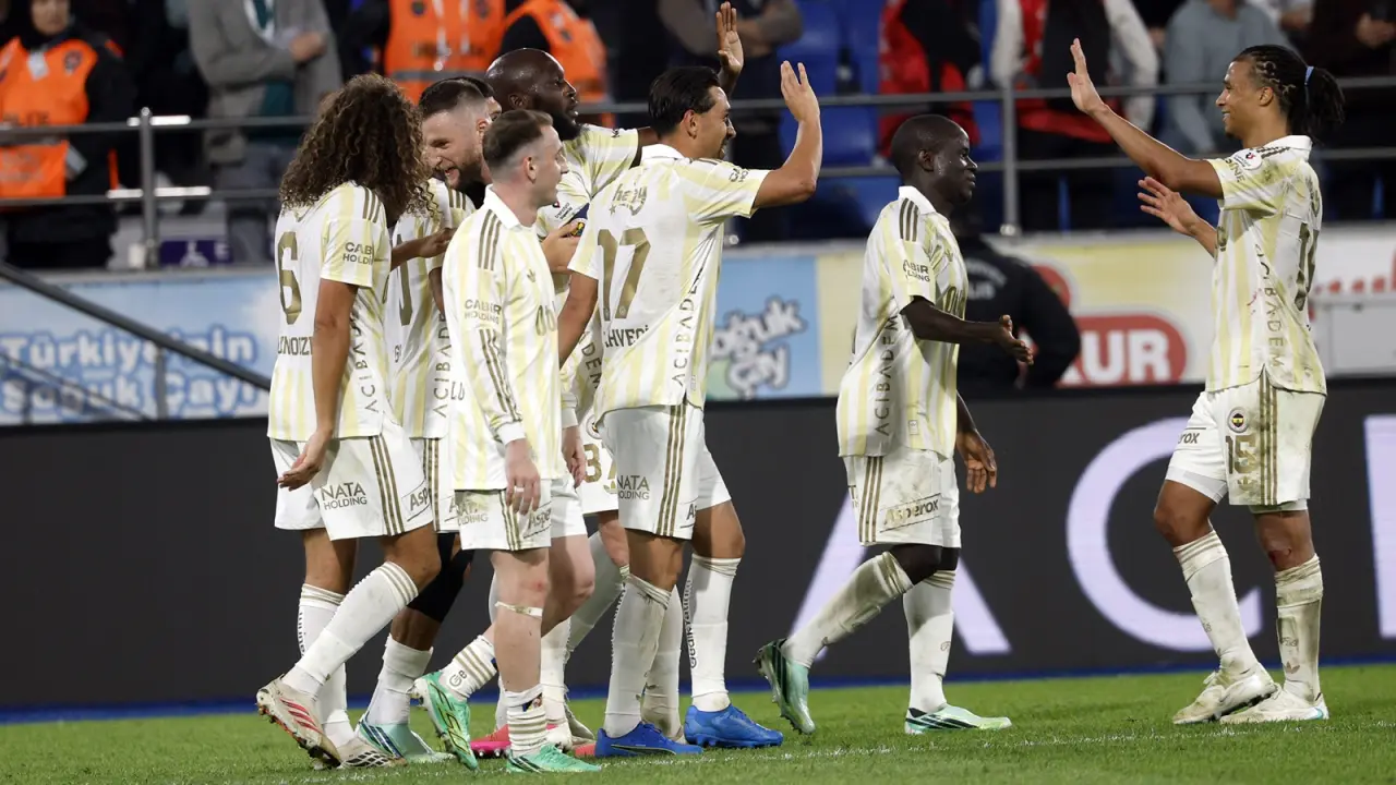 Fenerbahçe Rize'yi 3 Golle Geçti