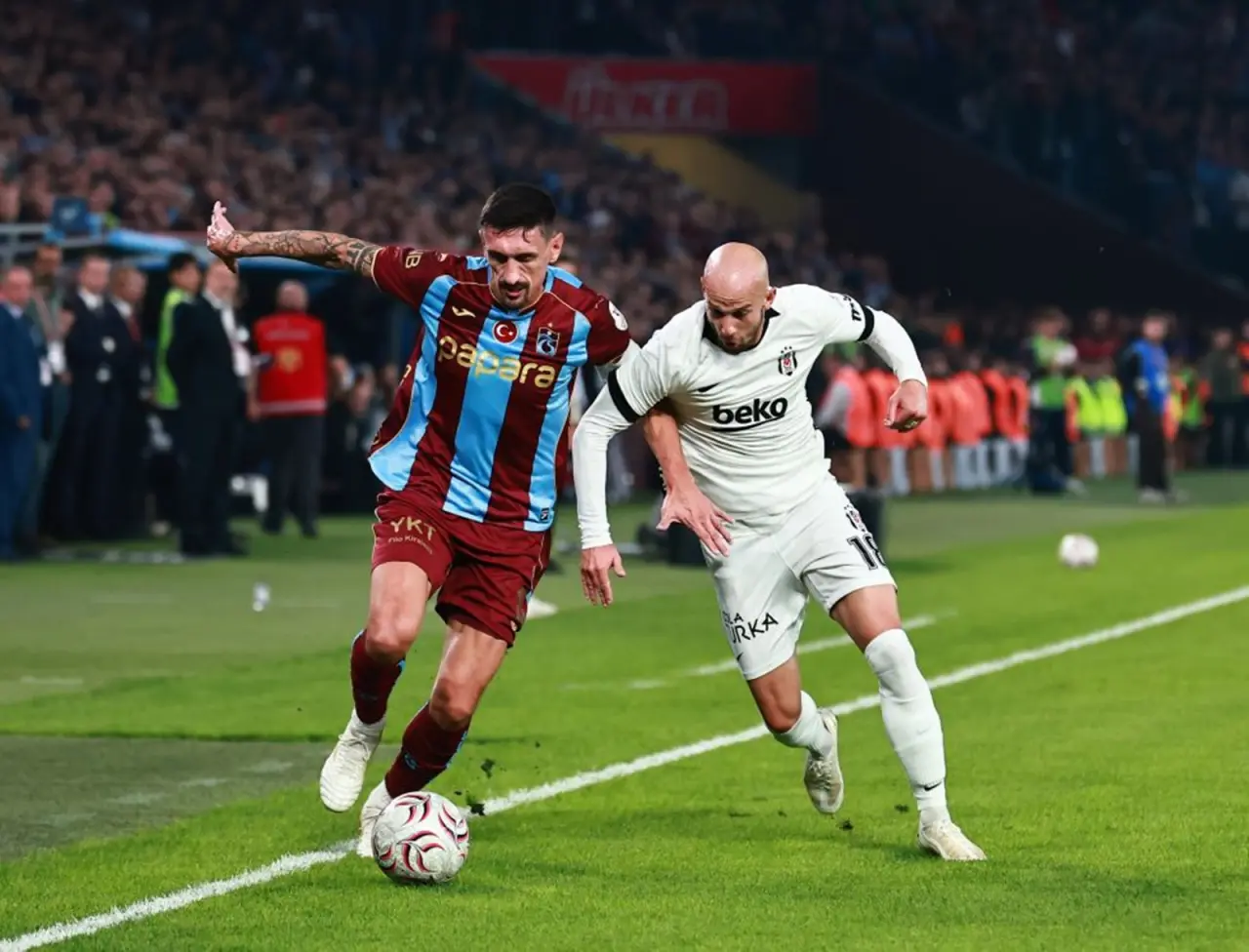 Fırtına Derbide Kartal'ı Devirdi: Trabzonspor Beşiktaş'ı 2 Golle Mağlup Etti