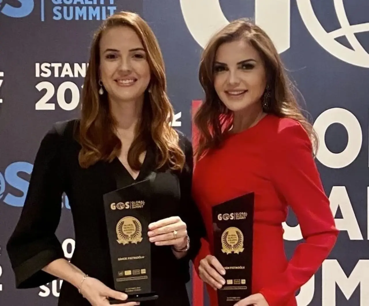 Simge Fıstıkoğlu Sinem Fıstıkoğlu