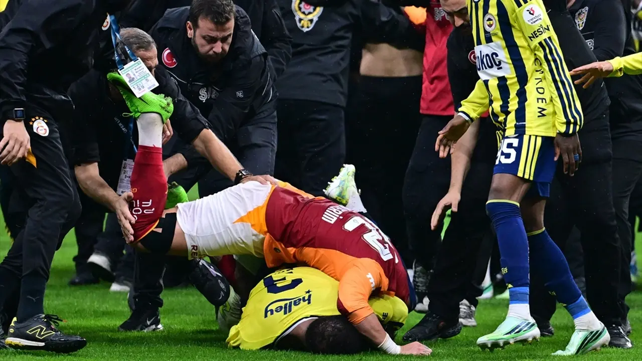 Galatasaray Fenerbahçe Derbisi Dünya Basınında