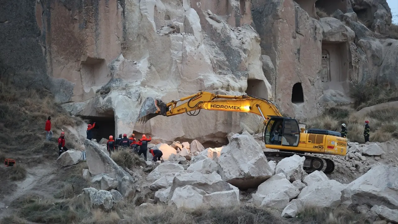 Kapadokya'da Peribacası Çöktü 3 Kişi Hayatını Kaybetti