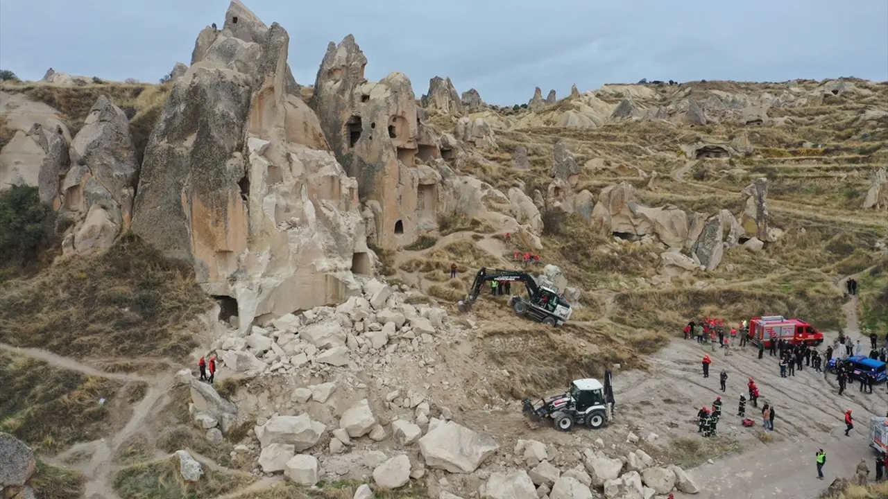 Kapadokya'da Peribacası Çöktü 3 Kişi Hayatını Kaybetti