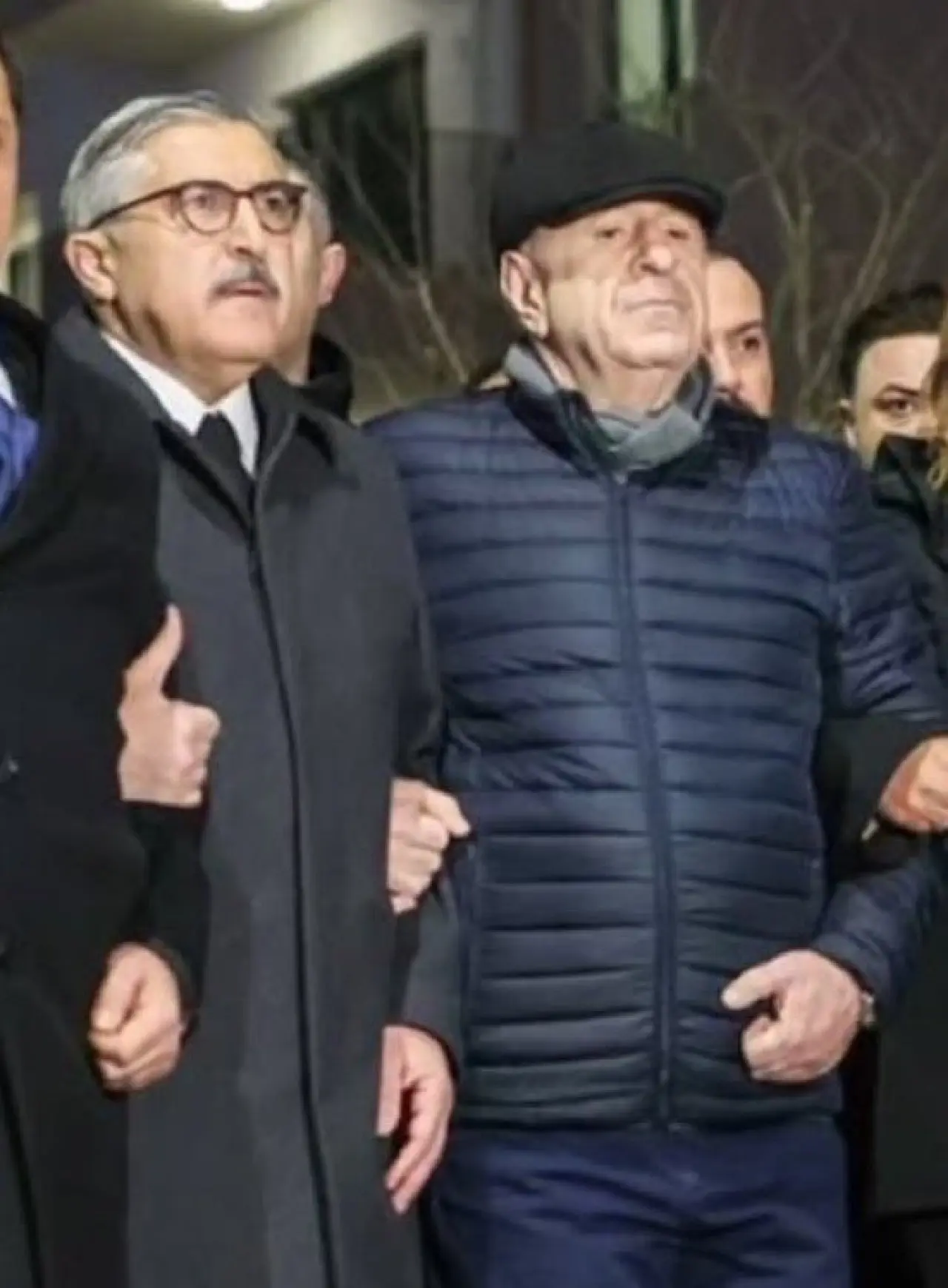 Zafer Partisi'nde AK Parti Çatlağı: Aydın İl Başkanı, Özdağ'a Tepki Gösterip İstifa Etti