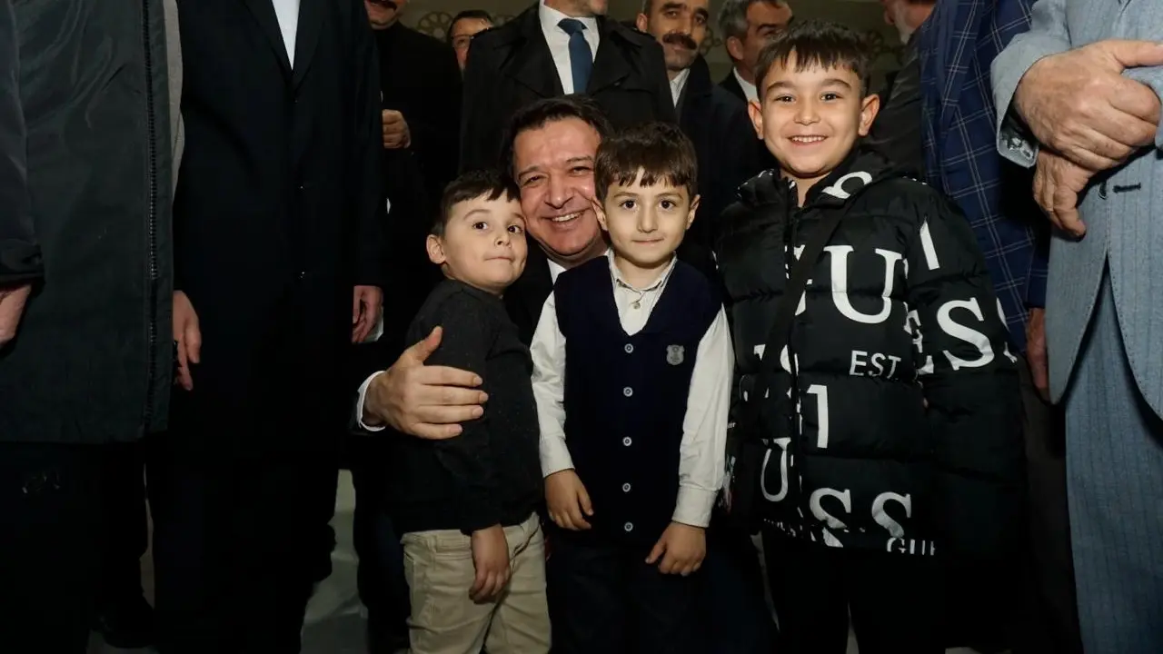 Mahmut Arıkan Amerika İle Hareket Eden Hangi Ülkede Bugün Demokrasi Var