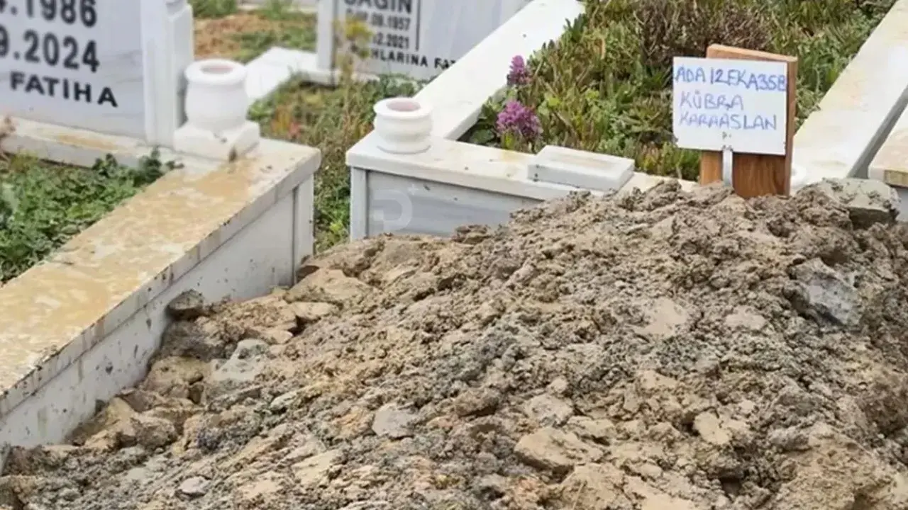 Kübra Karaaslan’ın mezarı.