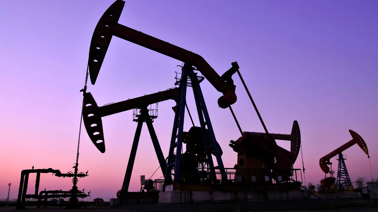 Hürmüz Boğazı Kapandı, Brent Fiyatı Uçtu