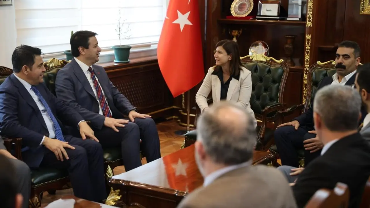 Mahmut Arıkan Diyarbakır’da Valilik ve Büyükşehir Belediyesi’ni Ziyaret Etti