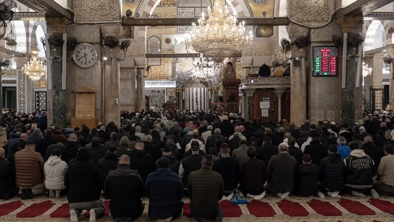 41 Günlük Hasret Bitti: Mescid-i Aksa’da Bu Sabah İbadete Açıldı