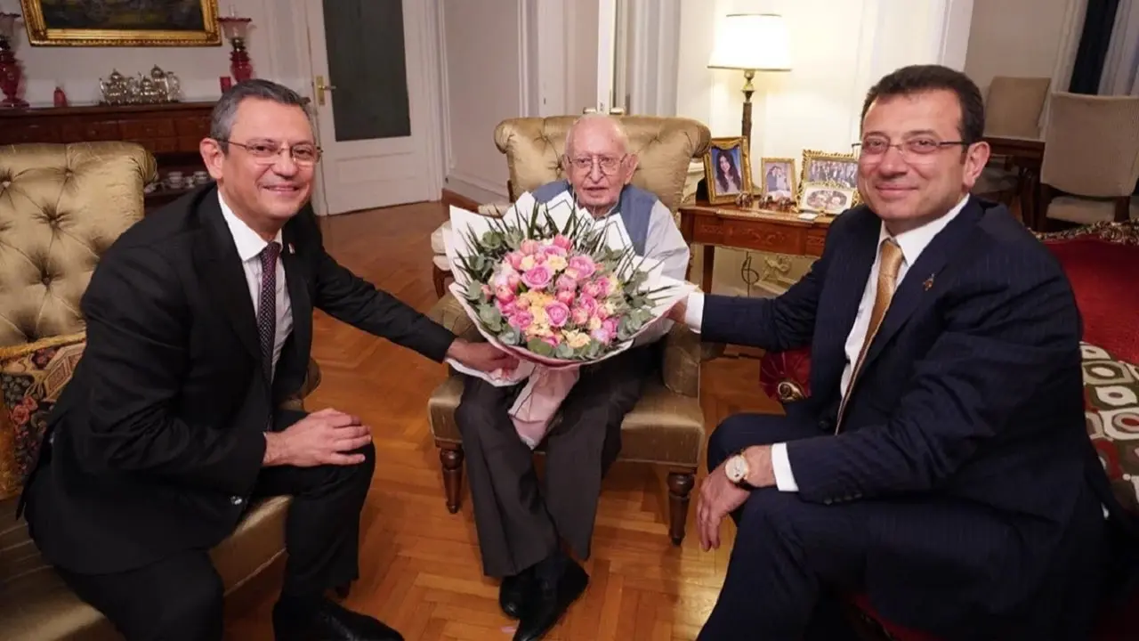 Özgür Özel'den Hüsamettin Cindoruk Mesajı