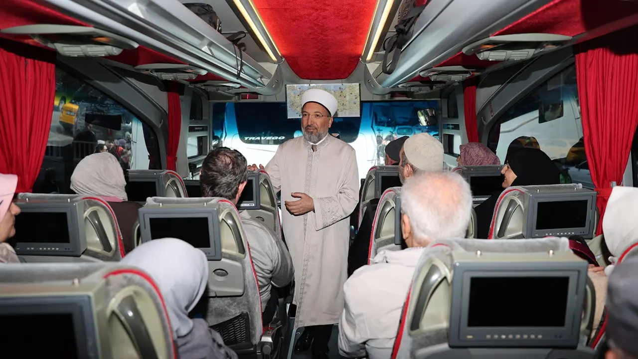 İstanbul’dan İlk Hac Kafilesi Dualarla Uğurlandı