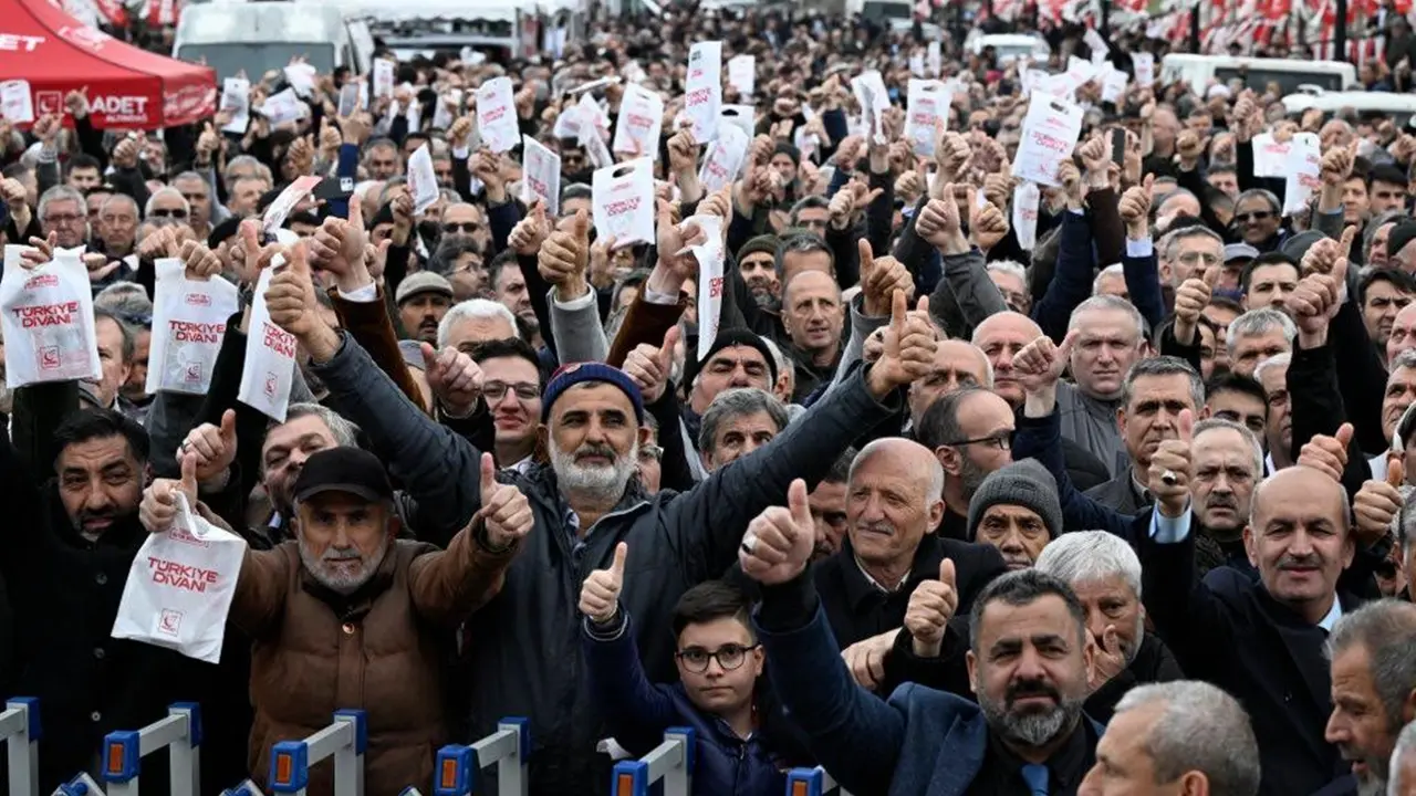 Saadet Partisi Türkiye Divanı İle Seçim Startını Verdi... Arıkan Belediye Koridorlarını Dallas’a, Sokakları Teksas’a Çevirdiler