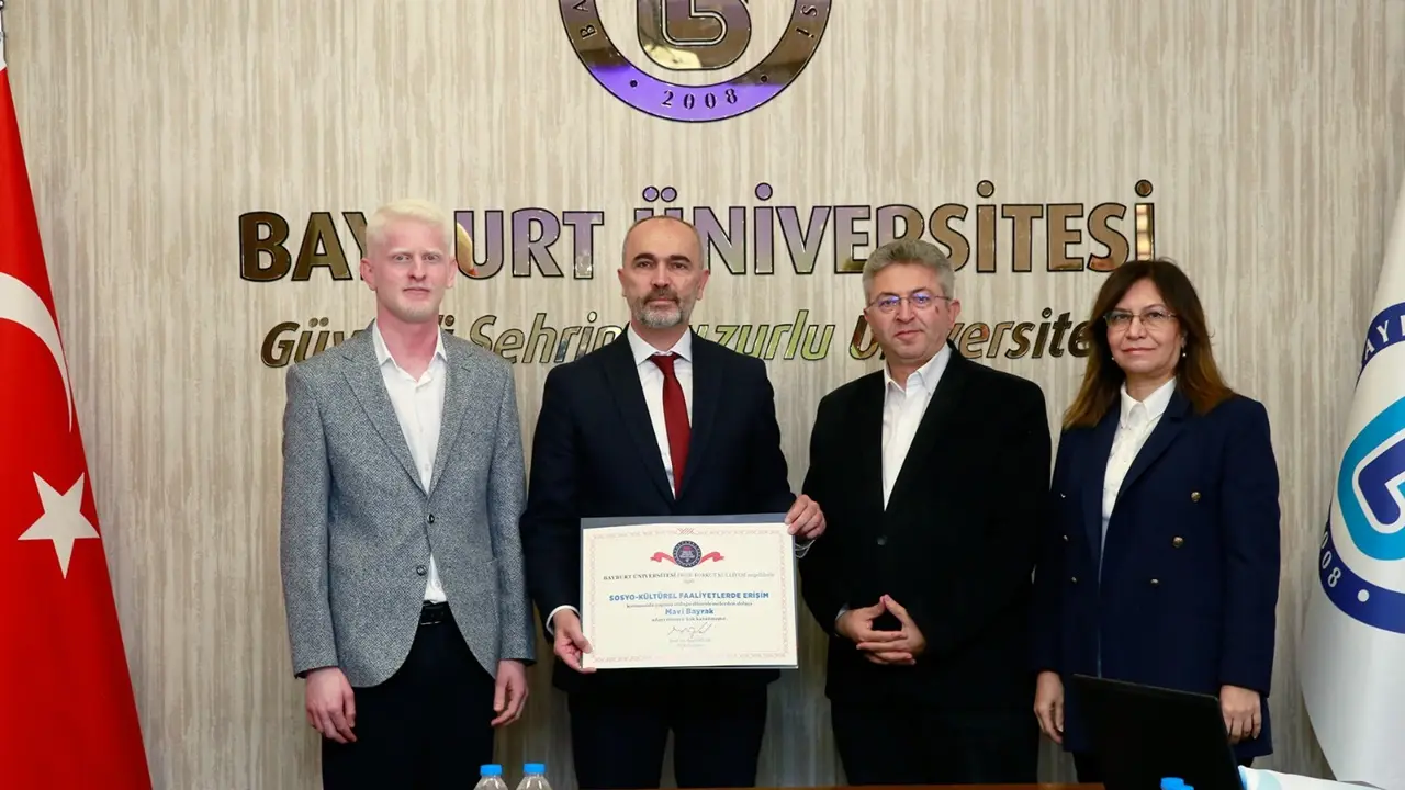 Bayburt Üniversitesi Mavi Bayrağı Göndere Çekti