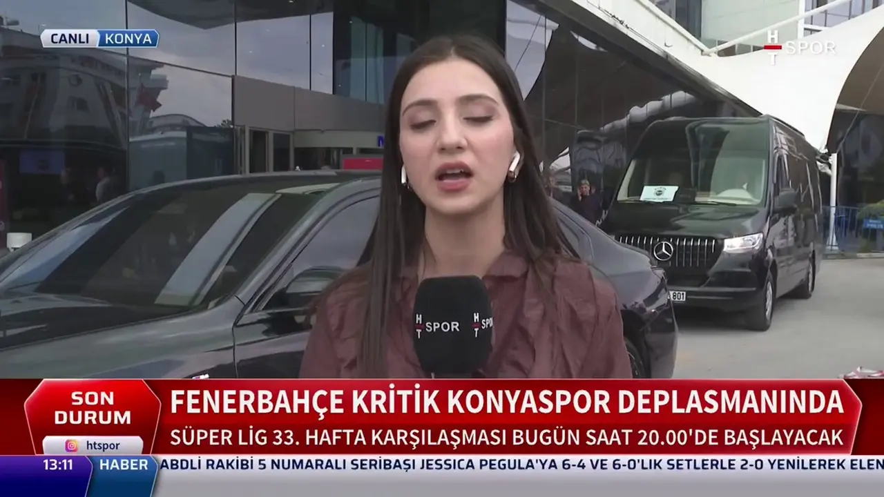 Sadettin Saran’dan Canlı Yayında Olay Hareket: Kadın Muhabirin Yanağından Makas Aldı