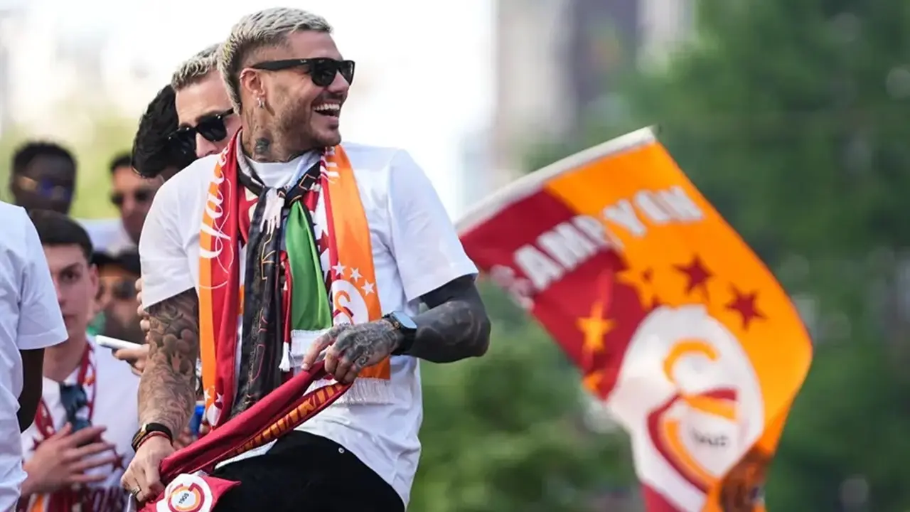 Galatasaray'da Mauro Icardi Krizi mi Şampiyonluk Kutlamasında Olay Pankart
