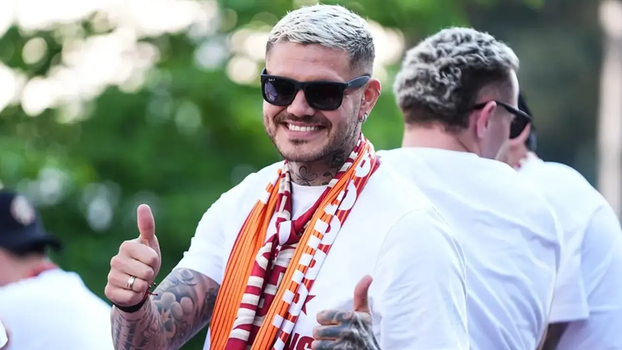 Galatasaray'da Mauro Icardi Krizi mi Şampiyonluk Kutlamasında Olay Pankart