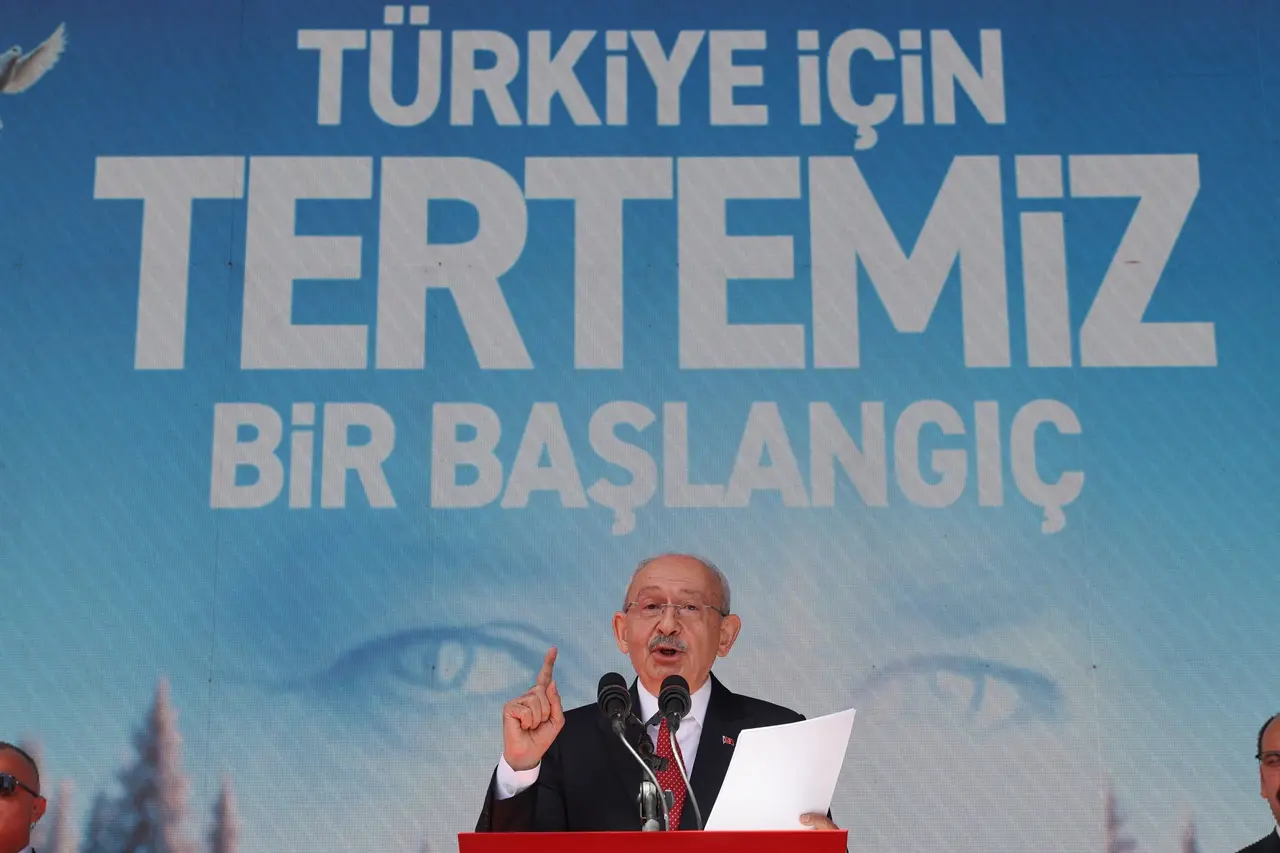 Kemal Kılıçdaroğlu 2,5 Yıl Sonra CHP Genel Merkezi’nde! Hırsızlar ve Rüşvetçilerden Arınacağız