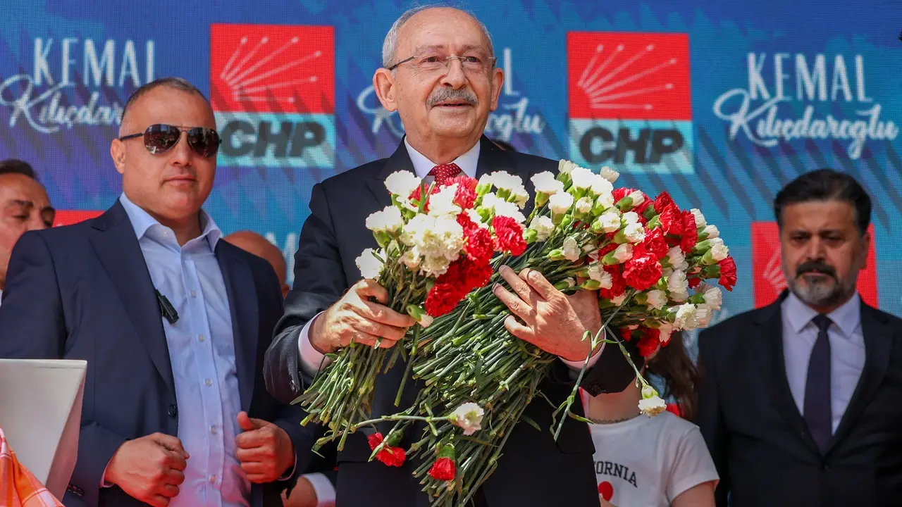 Kemal Kılıçdaroğlu 2,5 Yıl Sonra CHP Genel Merkezi’nde! Hırsızlar ve Rüşvetçilerden Arınacağız