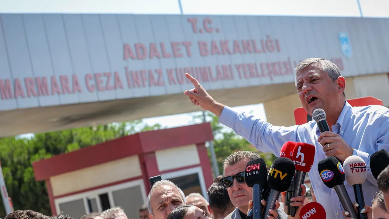 Özgür Özel Ekrem İmamoğlu'nun Savunma Hakkını Kısıtlatmayacağız
