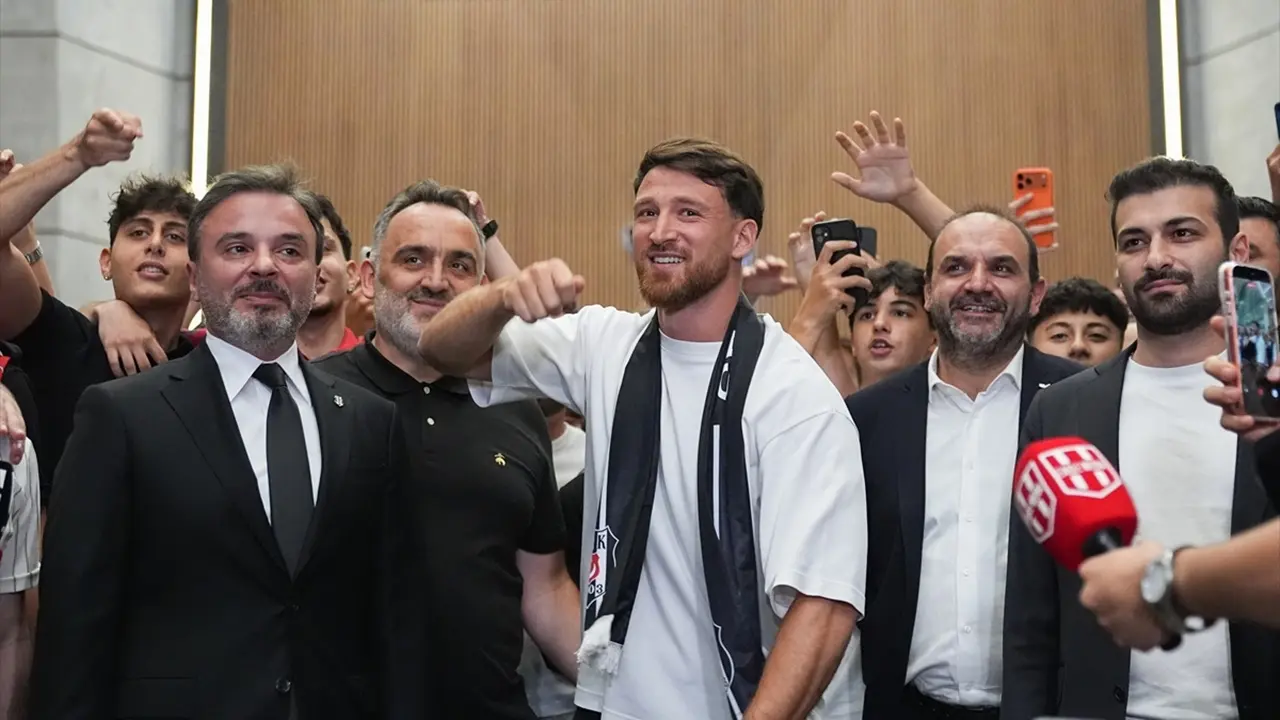 Salih Özcan'ın Kariyeri