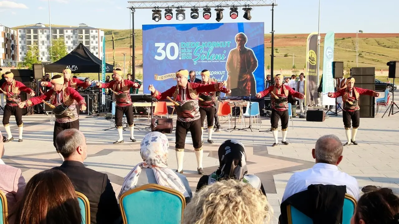 Bayburt’ta 30. Dede Korkut Etkinlikleri Dünya Halklarını Buluşturdu