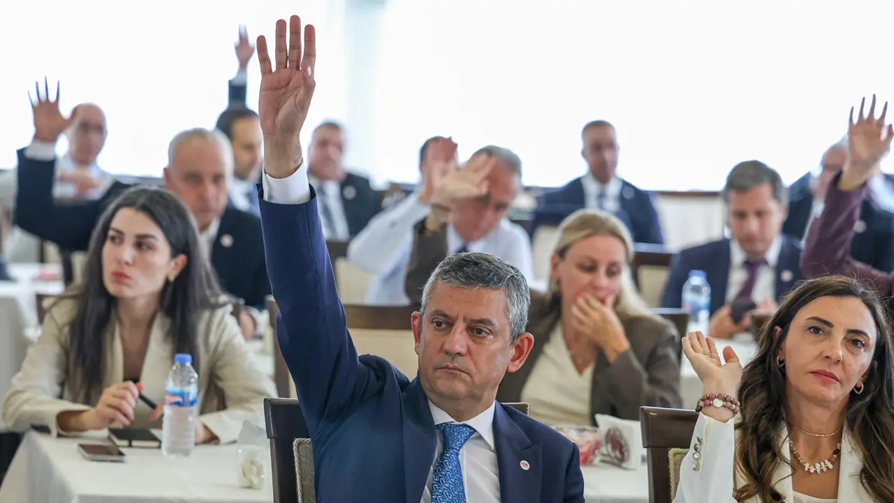 Özgür Özel Genel Başkanlığa Seçildi