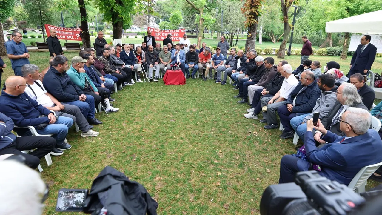 Mahmut Arıkan'dan Eylemdeki Şehit Aileleri ve Gazilere Destek