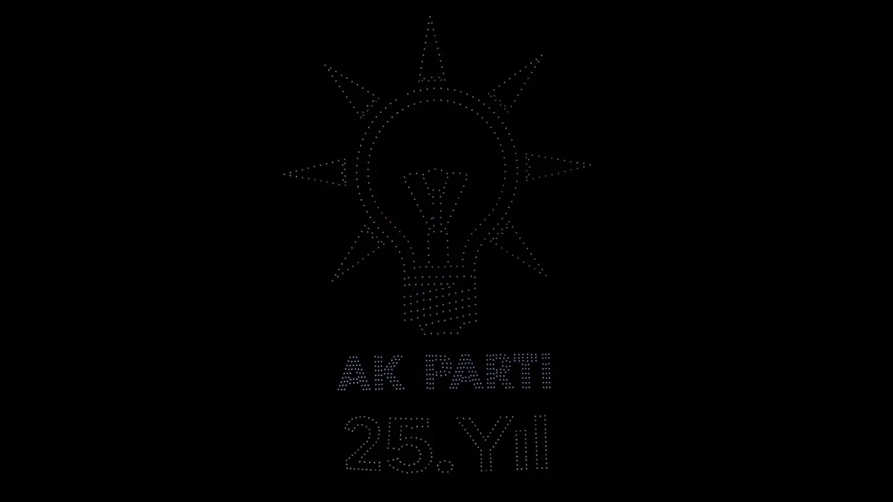 AK Parti'nin 25 yıllık eserleri seslendirildi, özel drone gösterisi yapıldı