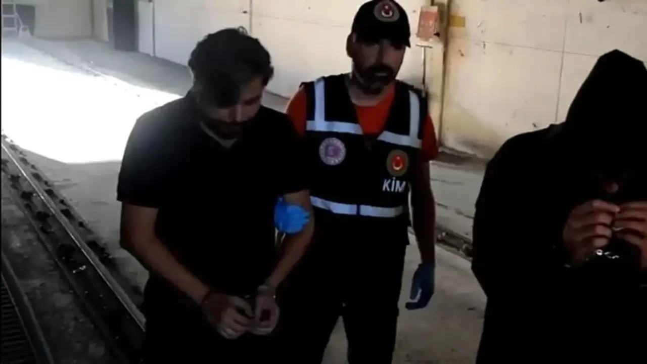 YouTuber Arif Kocabıyık TIR Dorsesinde Kaçarken Yakalandı
