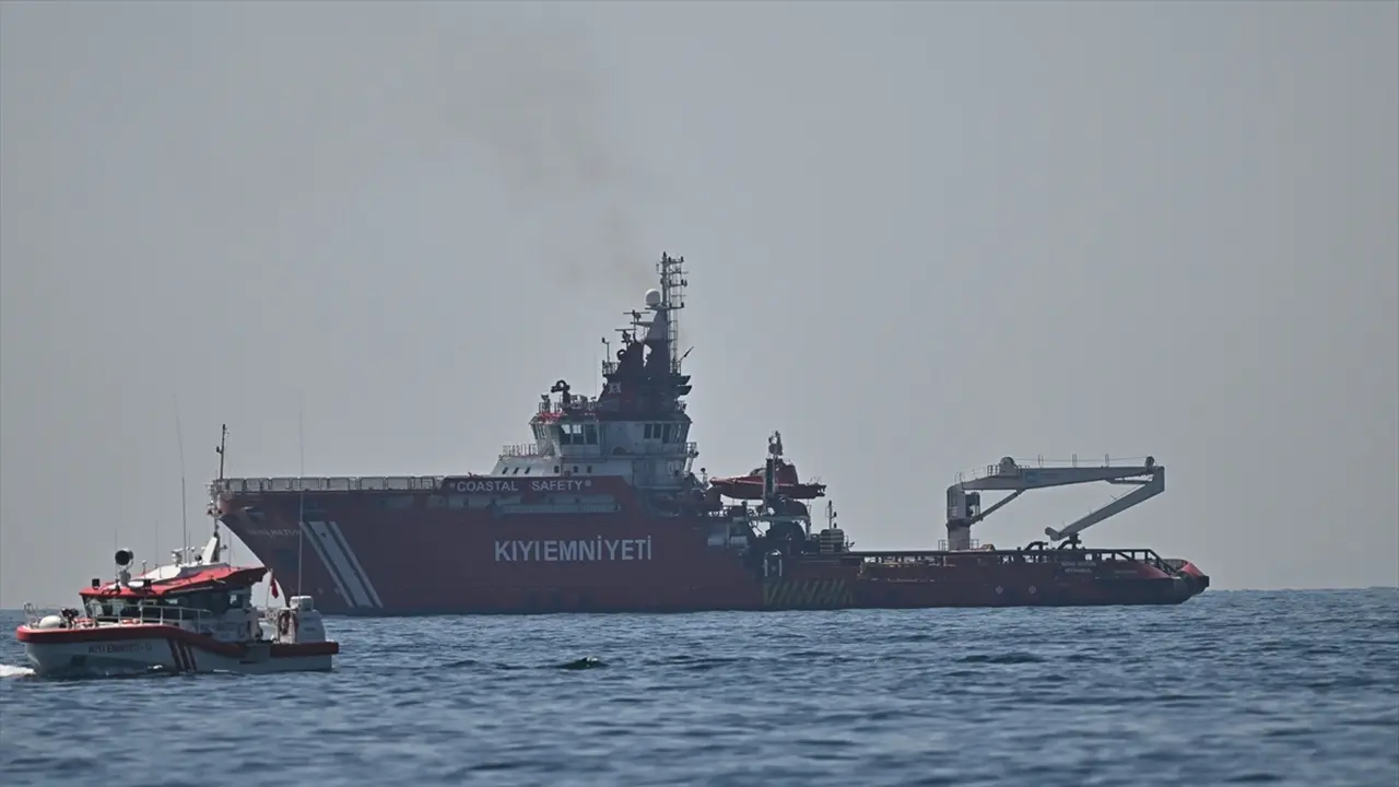 Silivri Açıklarında İki Gemi Çarpıştı