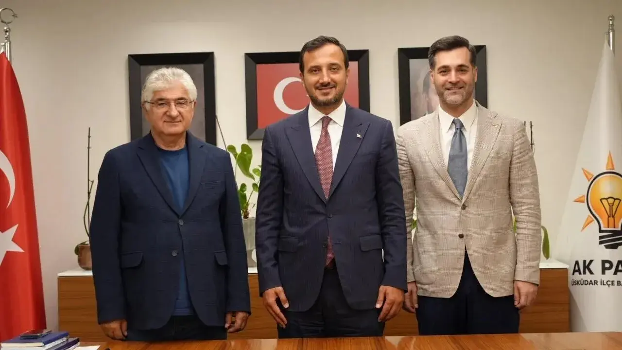 CHP'den İstifa Ettiler: 4 Üsküdar Belediye Meclis Üyesi AK Parti'ye Katıldı