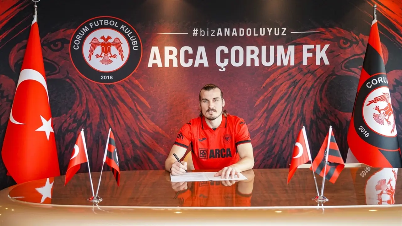 Çorum FK Çağlar Söyüncü'yü Açıkladı
