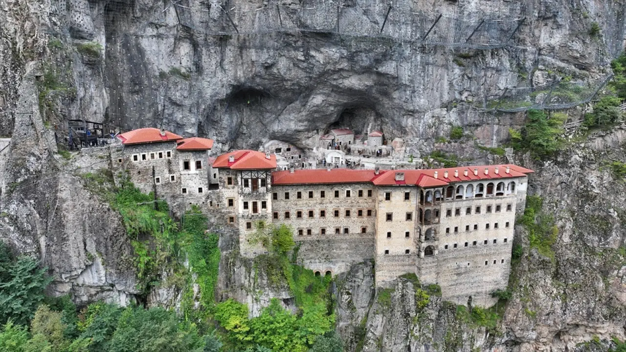 Sümela Manastırı'na Ziyaretçi Akını